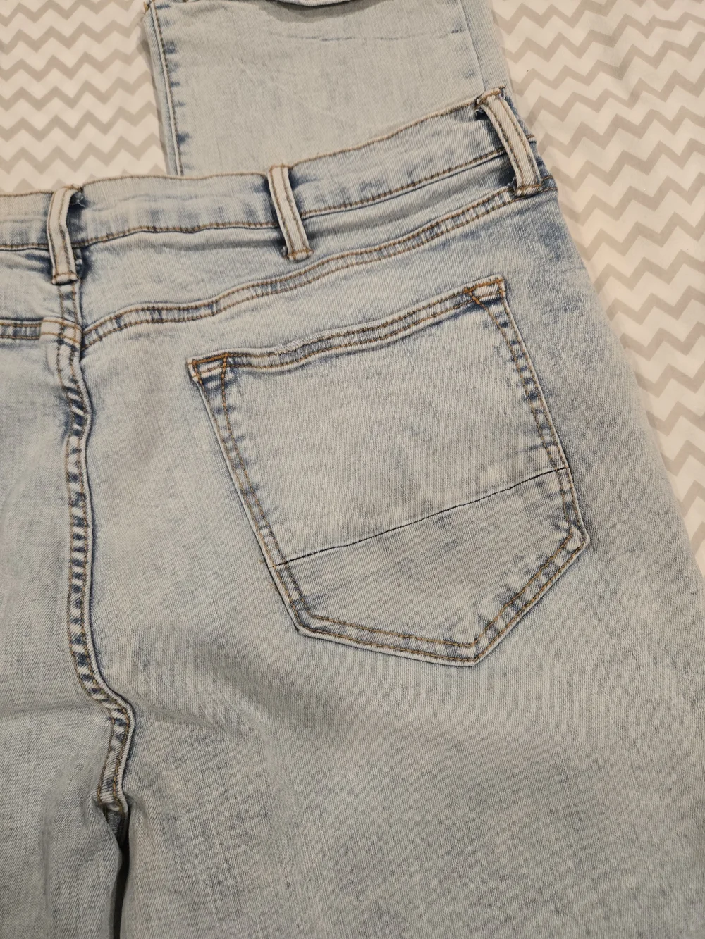 *Arizona Jean Co* Men's Jeans in Light Blue 
